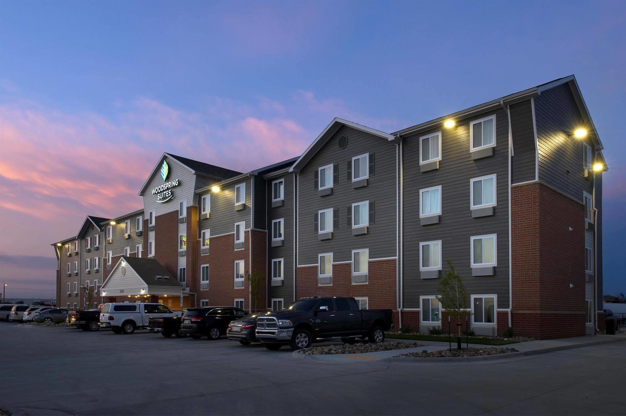 Woodspring Suites Fargo North Near Ndsu Екстериор снимка